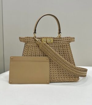 Fendi Peekaboo ISeeU Medium