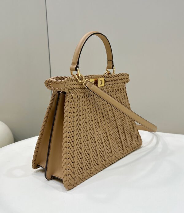 Fendi Peekaboo ISeeU Medium