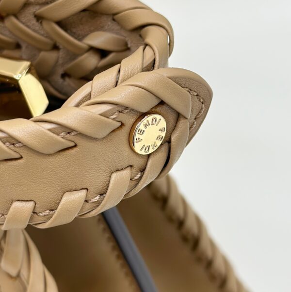 Fendi Peekaboo ISeeU Medium