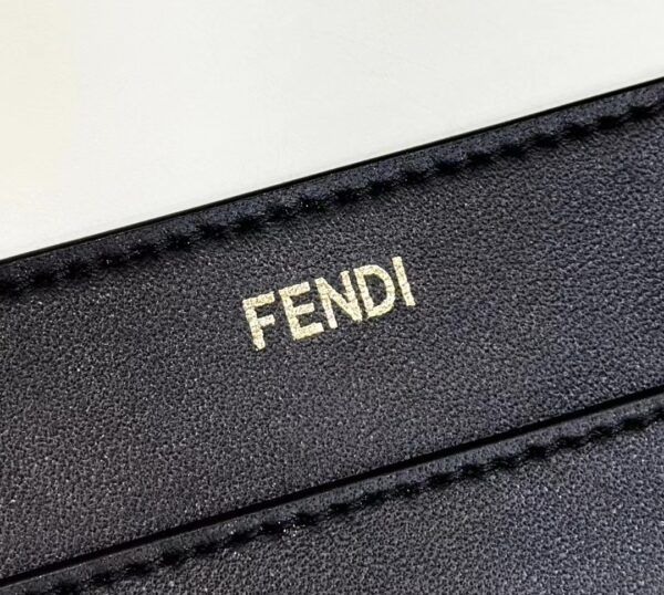 Fendi Peekaboo ISeeU Medium