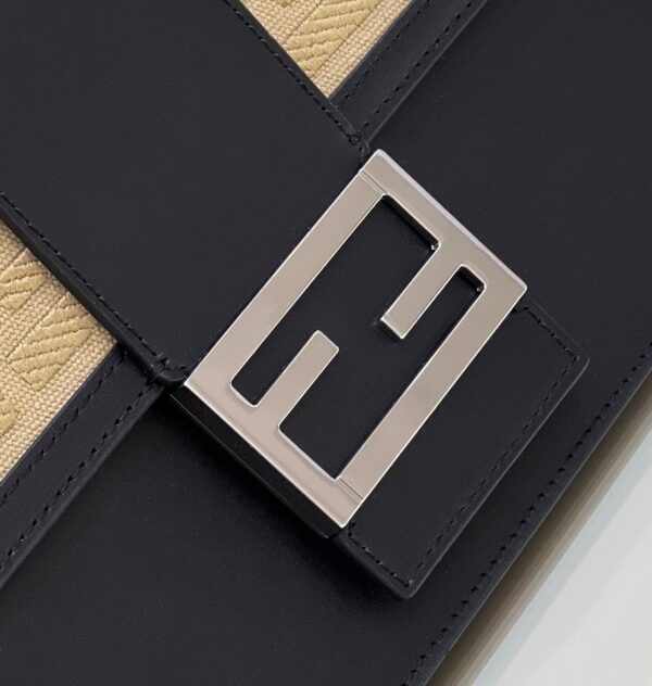 Fendi Baguette