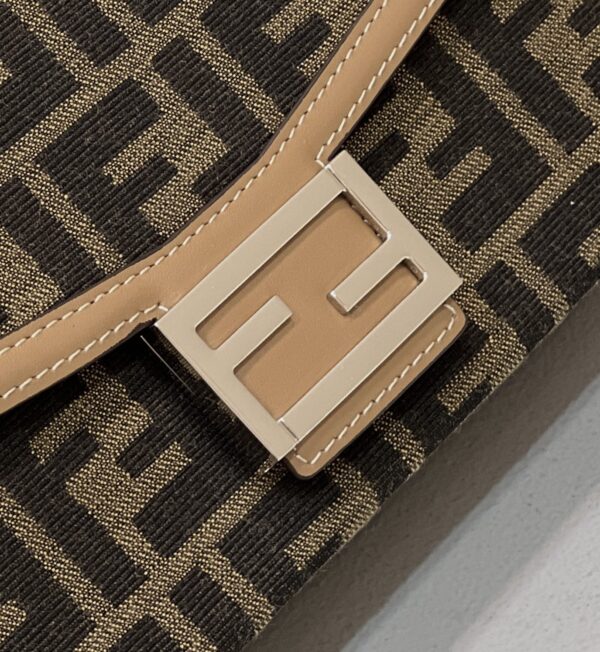 FENDI Baguette BAG