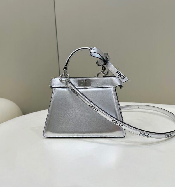 Fendi by Marc jacobs peekaboo