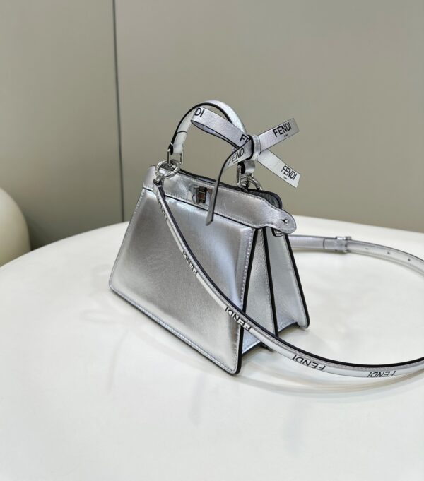 Fendi by Marc jacobs peekaboo