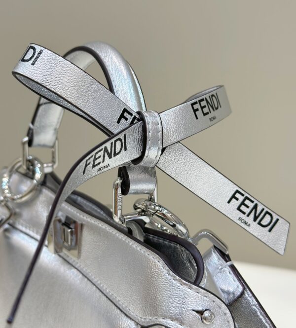 Fendi by Marc jacobs peekaboo