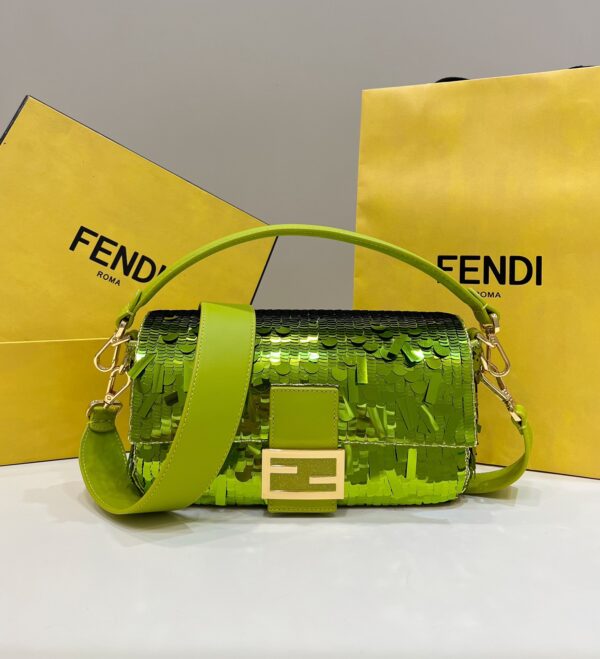 FENDI Baguette