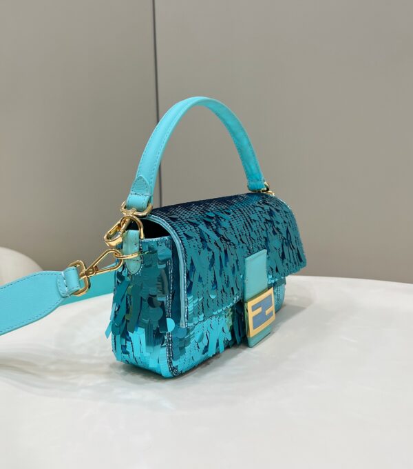 FENDI Baguette