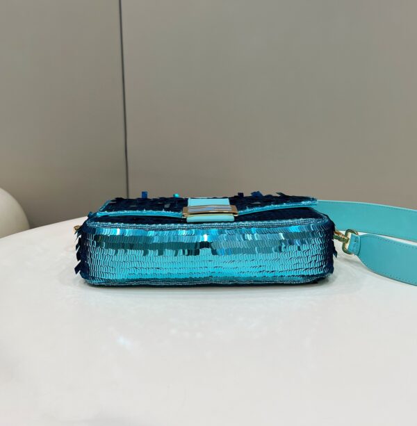 FENDI Baguette