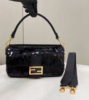 FENDI Baguette