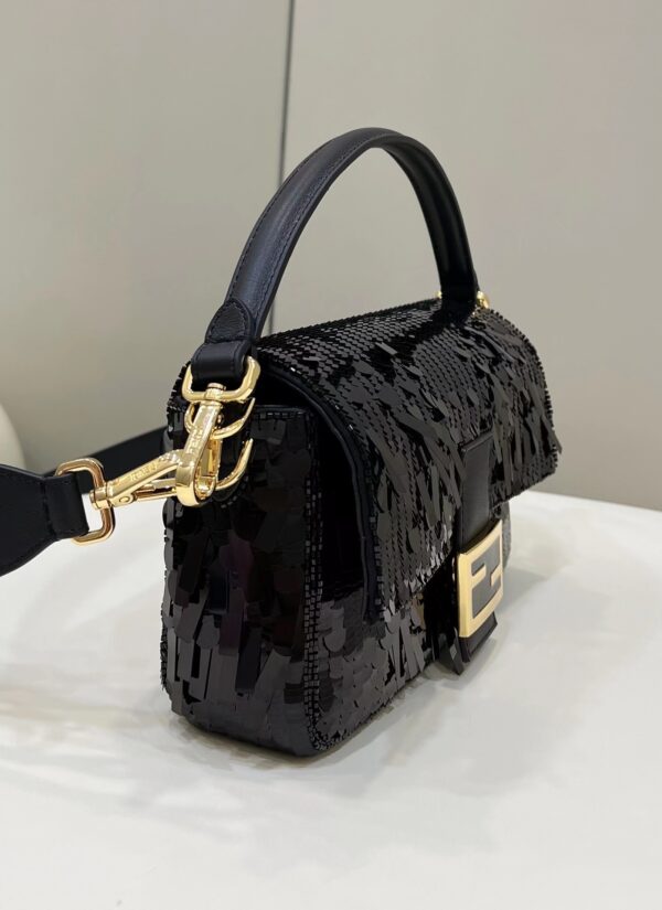 FENDI Baguette