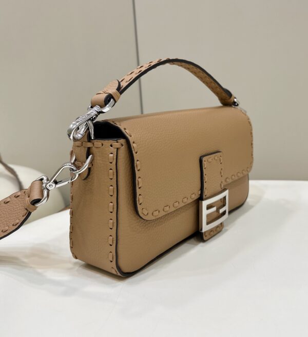 FENDI BAGUETTE