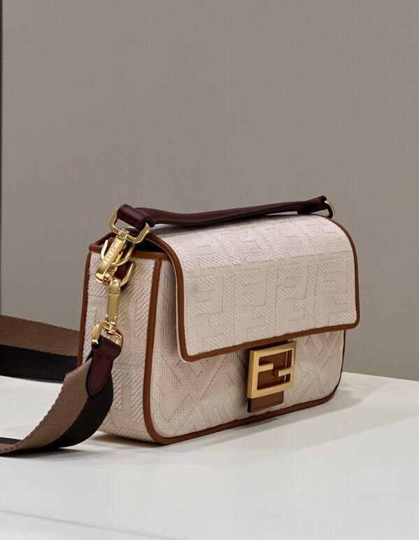 Fendi Baguette