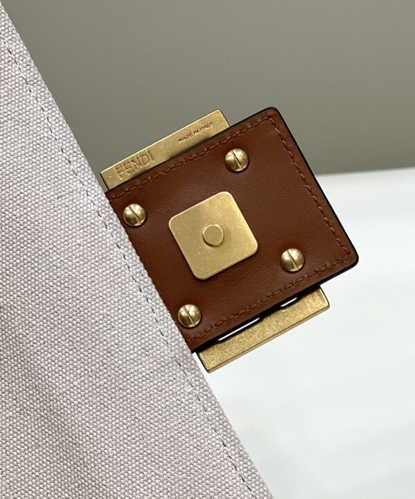 Fendi Baguette