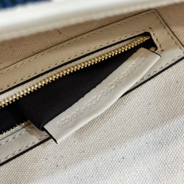 Fendi Baguette