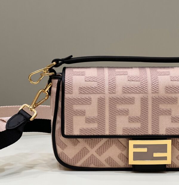 Fendi Baguette