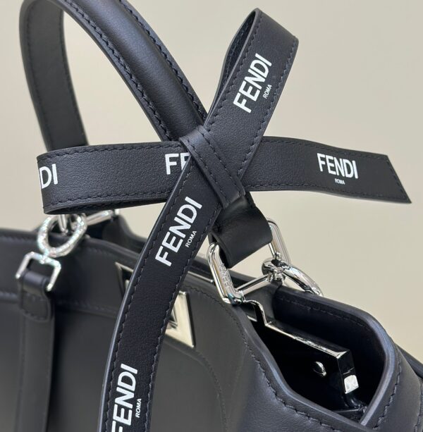 Fendi by Marc jacobs peekaboo