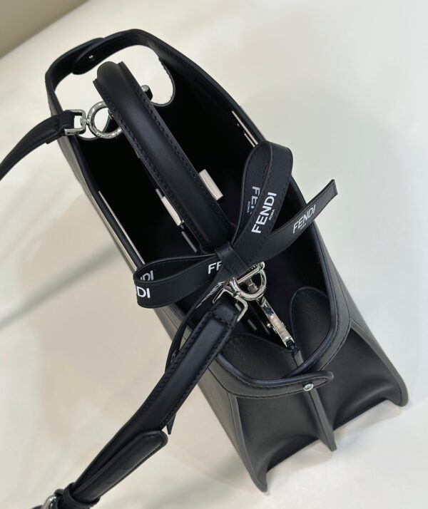 Fendi by Marc jacobs peekaboo