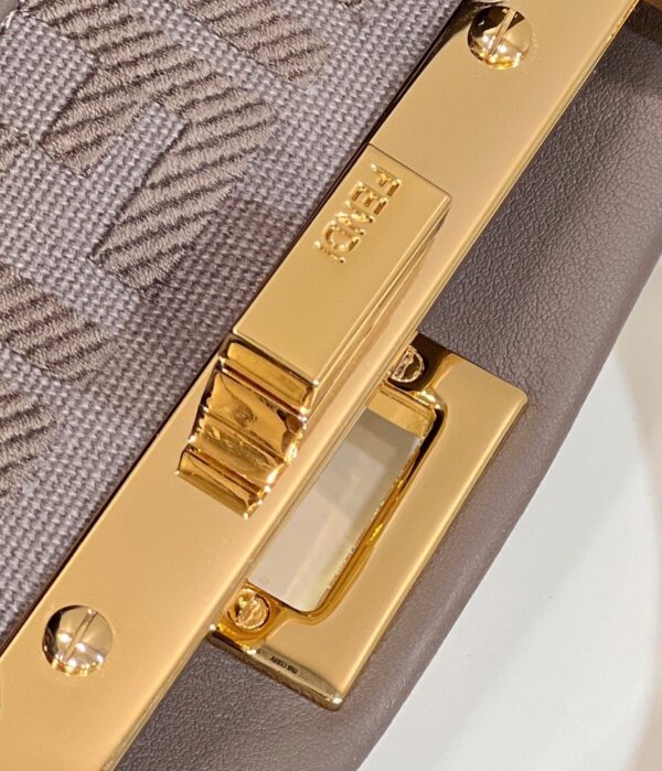 Fendi peekaboo