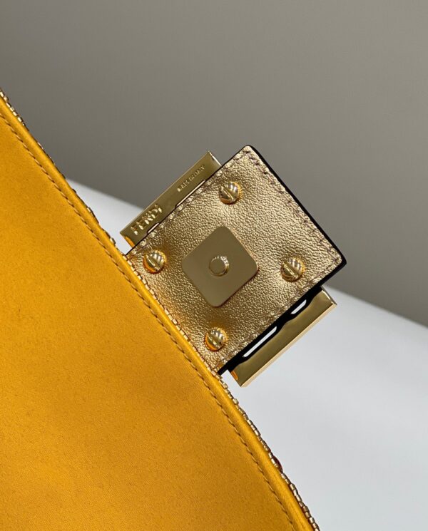 FENDI BAGUETTE BAG
