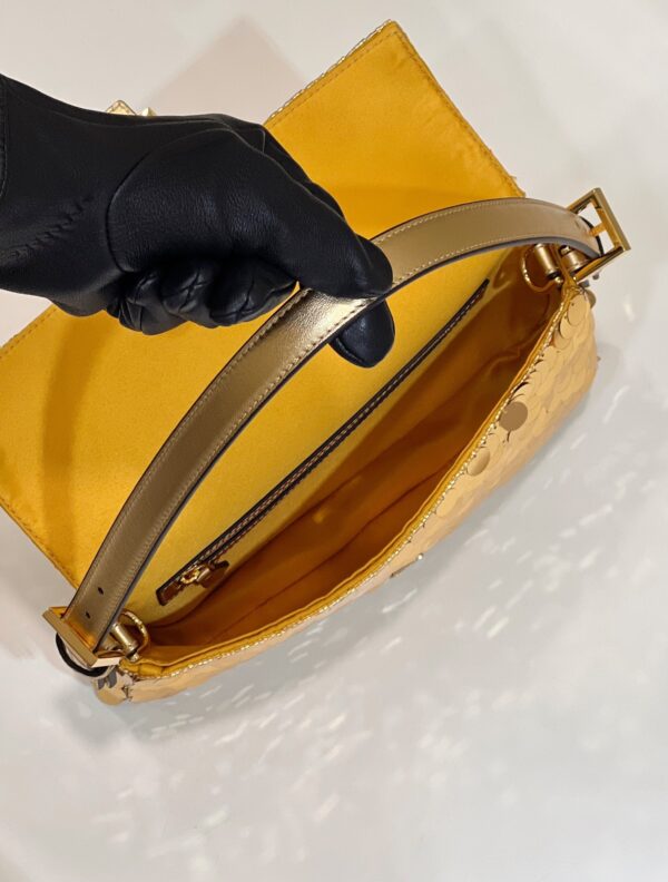 FENDI BAGUETTE BAG