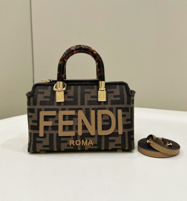 Fendi Lconic By the way Boston