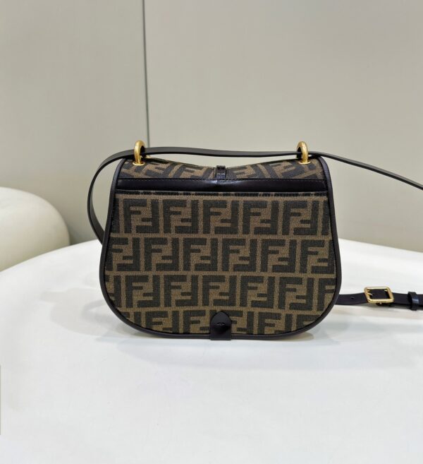 Fendi C’mon Medium