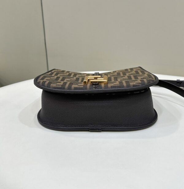 Fendi C’mon Medium