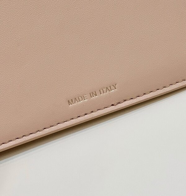 Fendi New Style  Peekaboo I See U