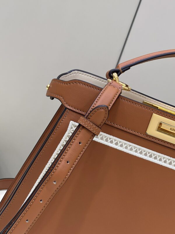 Fendi New Style  Peekaboo I See U