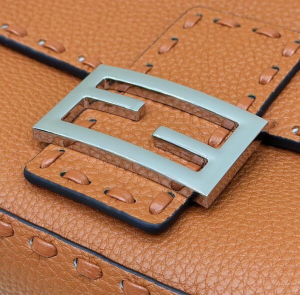 FENDI BAGUETTE