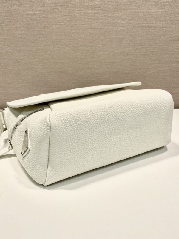 Leather bag with shoulder strap