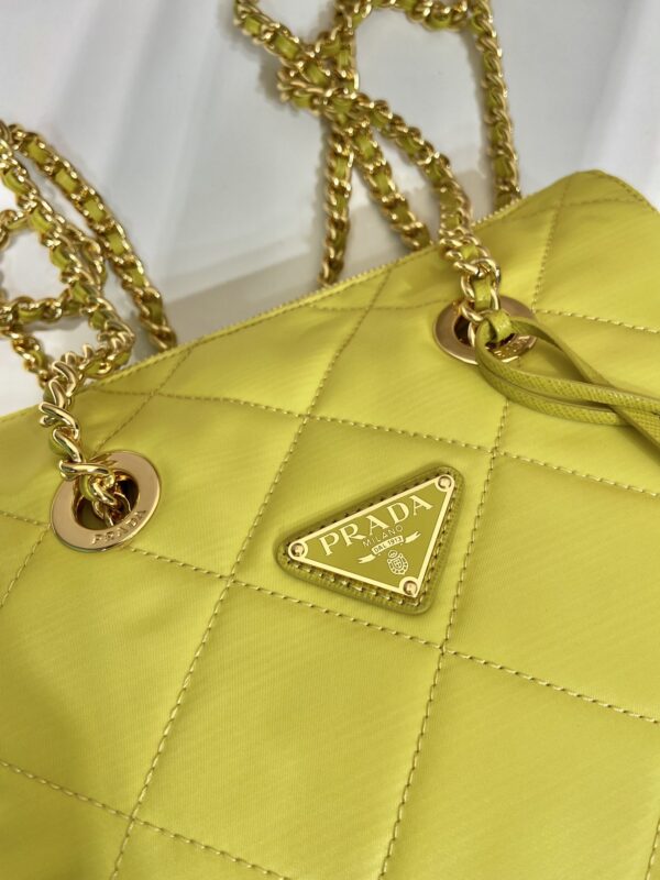 Prada Re-Edition 1995 Chaîne Re-Nylon tote bag