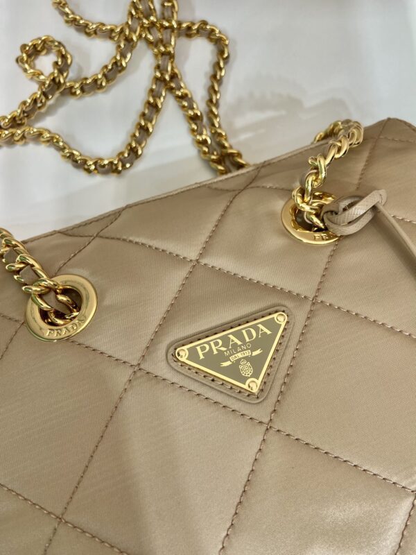 Prada Re-Edition 1995 Chaîne Re-Nylon tote bag