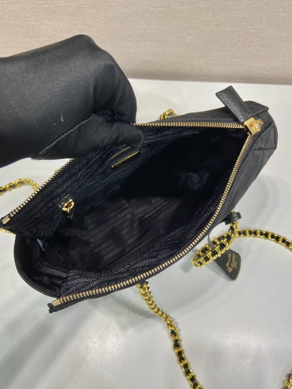 Prada Re-Edition 1995 Chaîne Re-Nylon tote bag