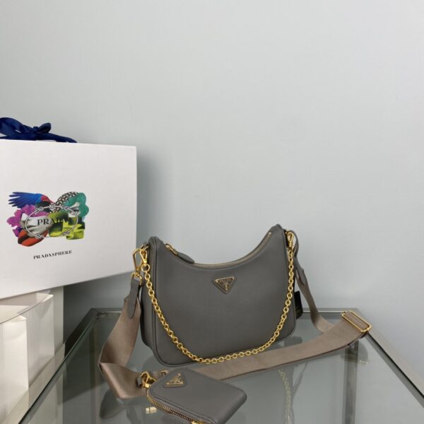 Prada Re-Edition 2005 Saffiano leather bag