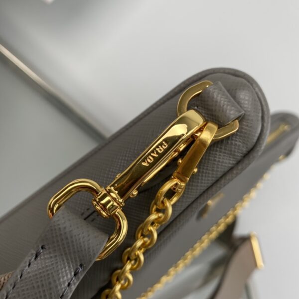 Prada Re-Edition 2005 Saffiano leather bag