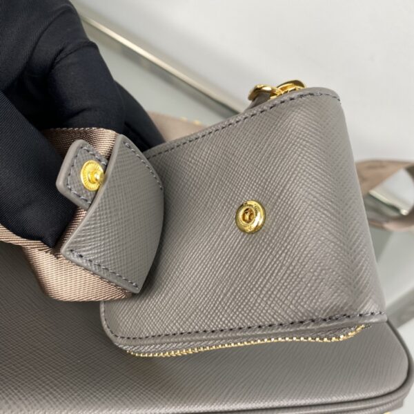 Prada Re-Edition 2005 Saffiano leather bag