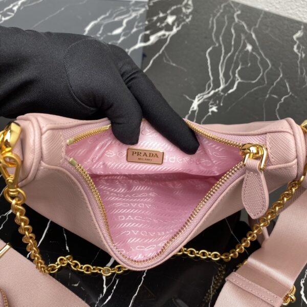 Prada Re-Edition 2005 Saffiano leather bag