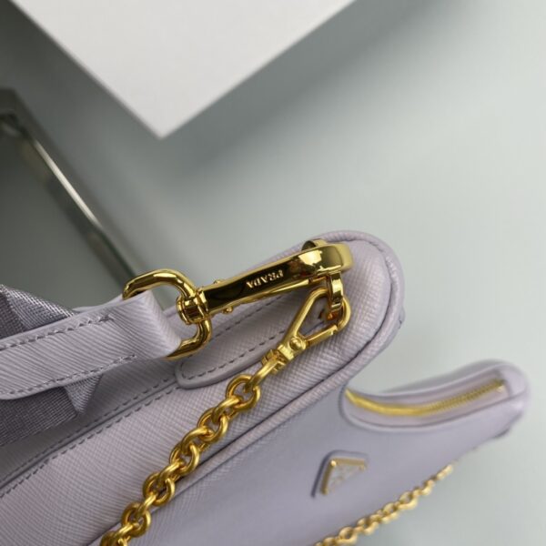 Prada Re-Edition 2005 Saffiano leather bag