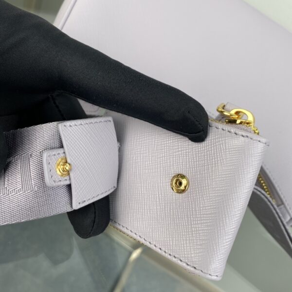 Prada Re-Edition 2005 Saffiano leather bag