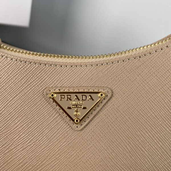 Prada Re-Edition 2005 Saffiano leather bag