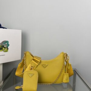 Prada Re-Edition 2005 Saffiano leather bag