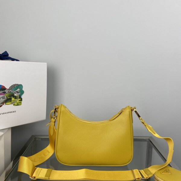 Prada Re-Edition 2005 Saffiano leather bag