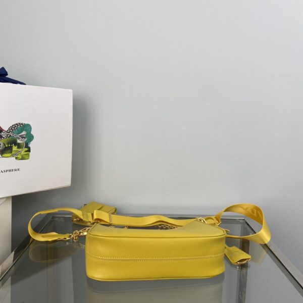 Prada Re-Edition 2005 Saffiano leather bag