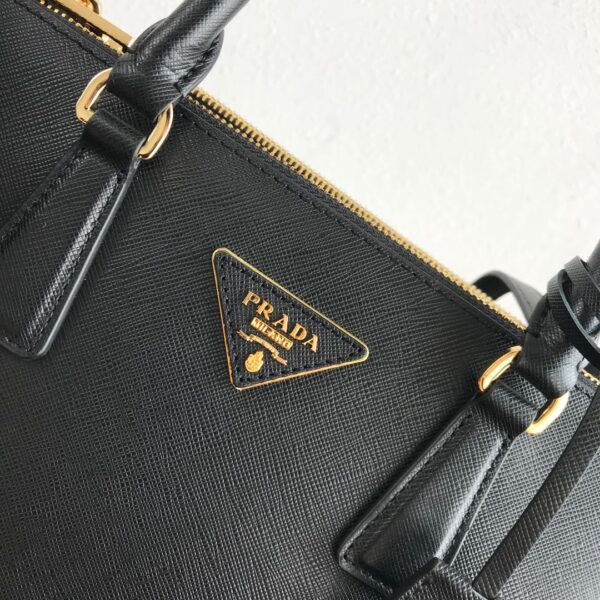 Medium Prada Galleria Saffiano leather bag