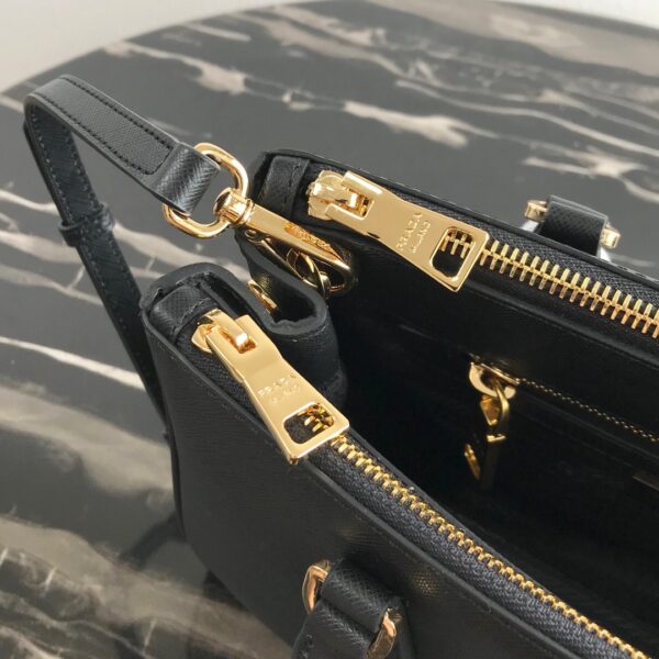 Medium Prada Galleria Saffiano leather bag