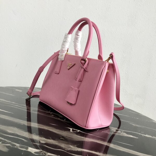 Medium Prada Galleria Saffiano leather bag
