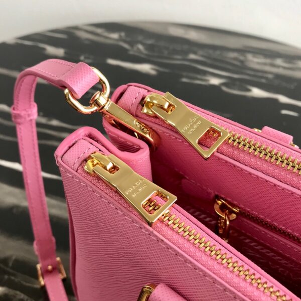 Medium Prada Galleria Saffiano leather bag