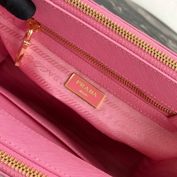 Medium Prada Galleria Saffiano leather bag