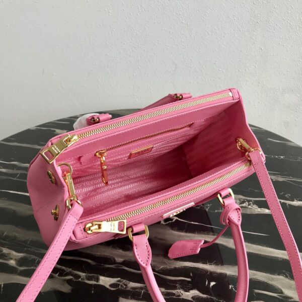 Medium Prada Galleria Saffiano leather bag